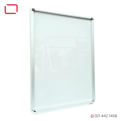 cartelera marco abatible tamaño 50x70 cm capacidad para 4 hojas carta vista lateral