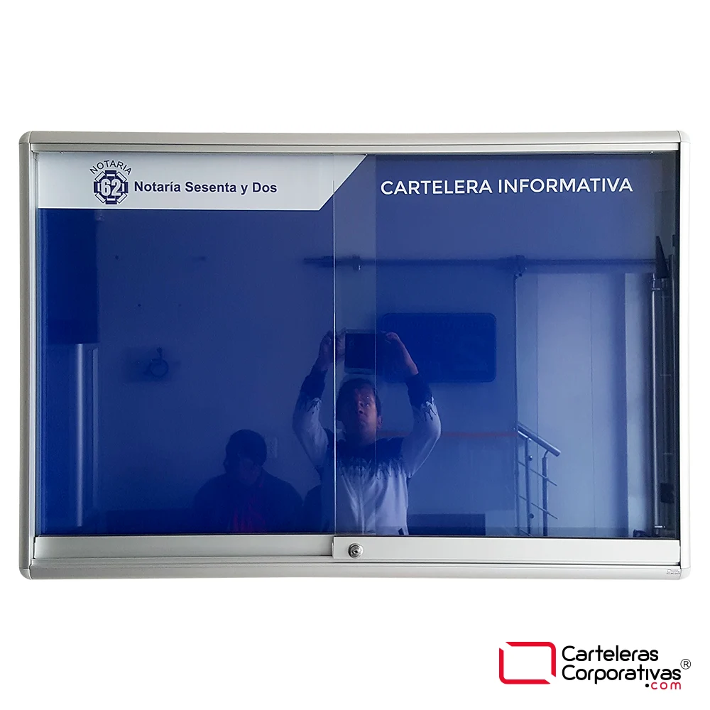 cartelera tipo vitrina magnética tamaño 120x80 cm color azul vista frontal