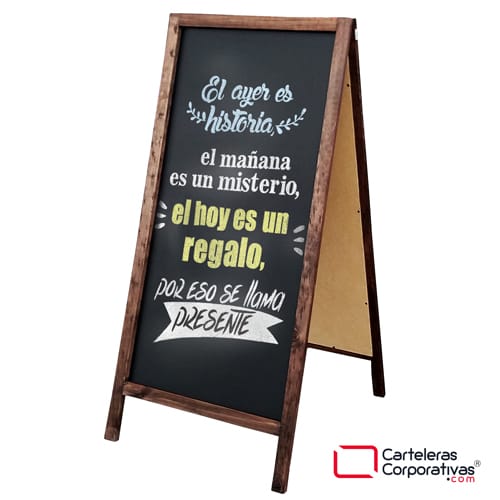 Tablero madera tiza marco tintilla Para colgar 85×125 cms Carteleras