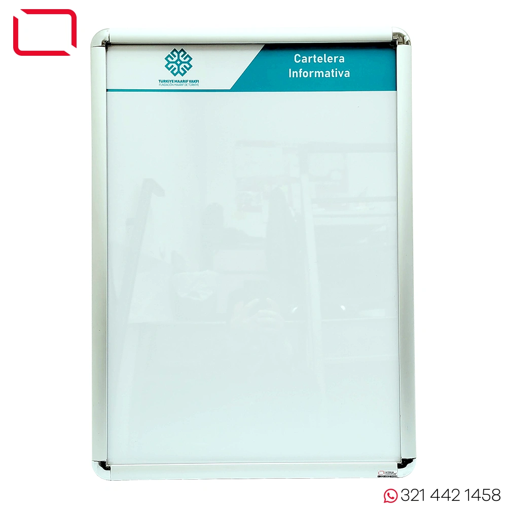 cartelera marco abatible personalizada con logotipo tamaño 50x70 cm para 4 hojas carta vista frontal