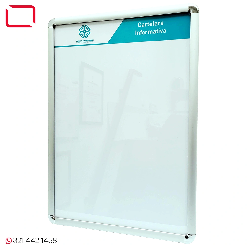 cartelera marco abatible personalizada con logotipo tamaño 50x70 cm para 4 hojas carta vista lateral