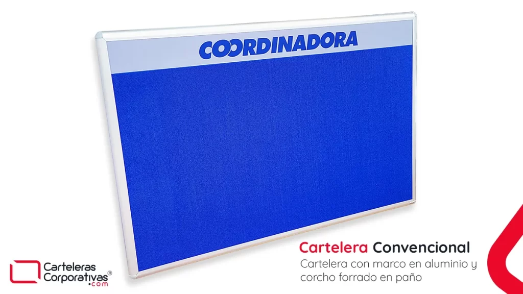 cartelera con marco en aluminio y corcho forrado en corcho forrado en paño color azul vista diagonal para empresa de logistica en Colombia
